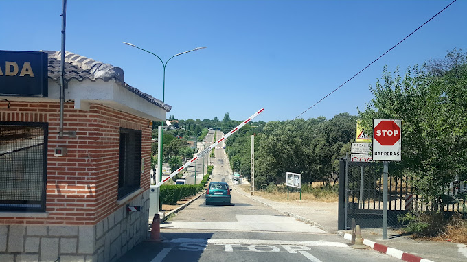 entrada urbanización